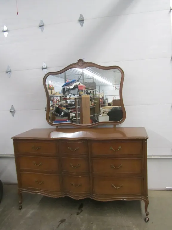 9-Drawer Vanity Dresser On Casters