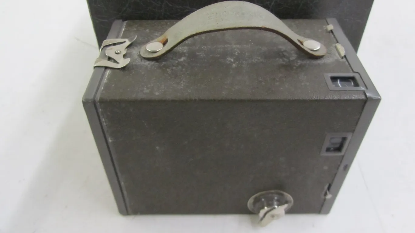 Vintage Brownie No. 2 Model F Camera w/Case