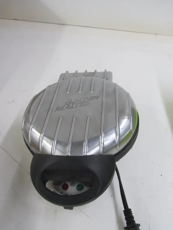 Carbon's Golden Malted Waffle Maker