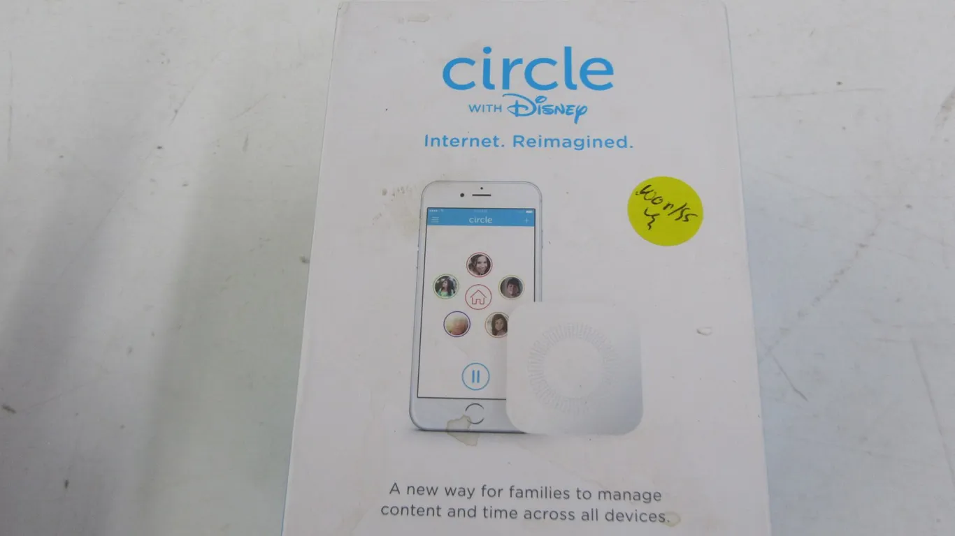 Circle w/Disney Device