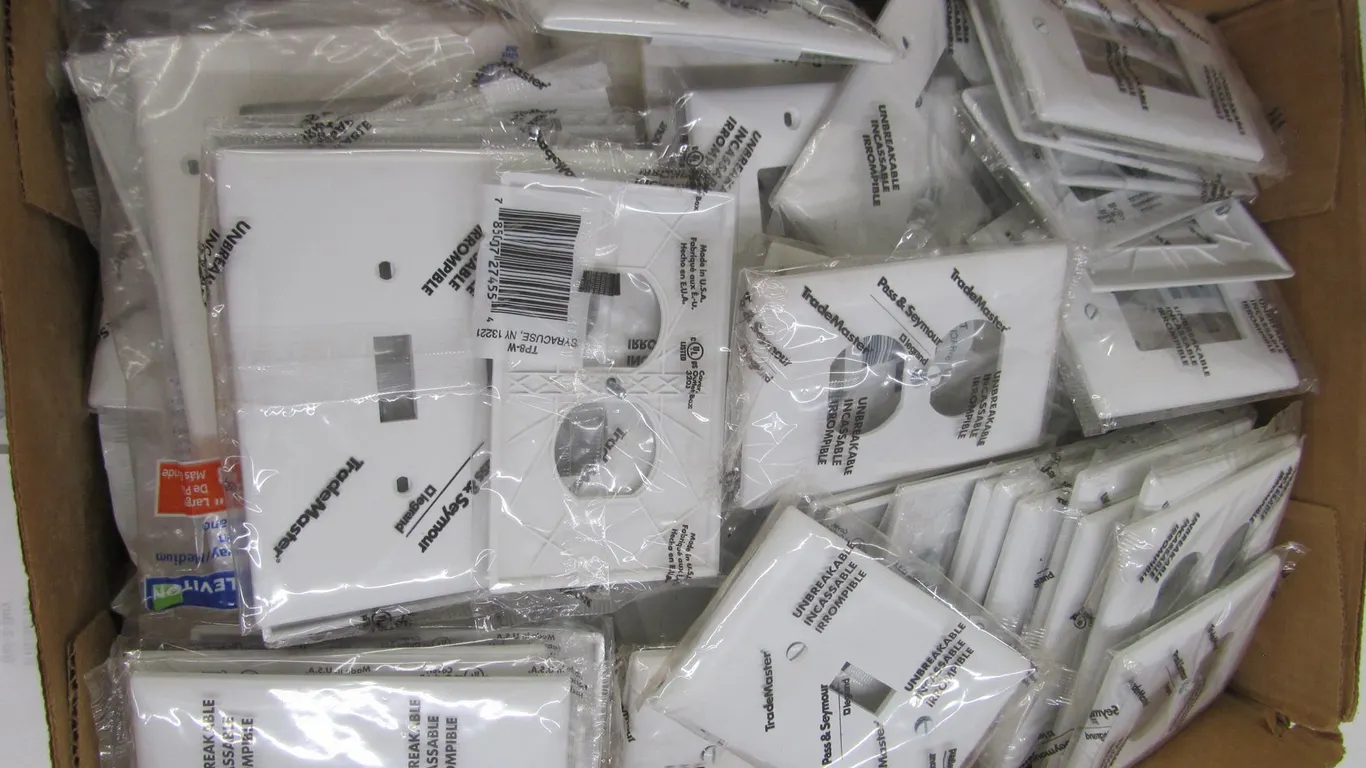 Flat Of Assorted Outlet/Switch Covers