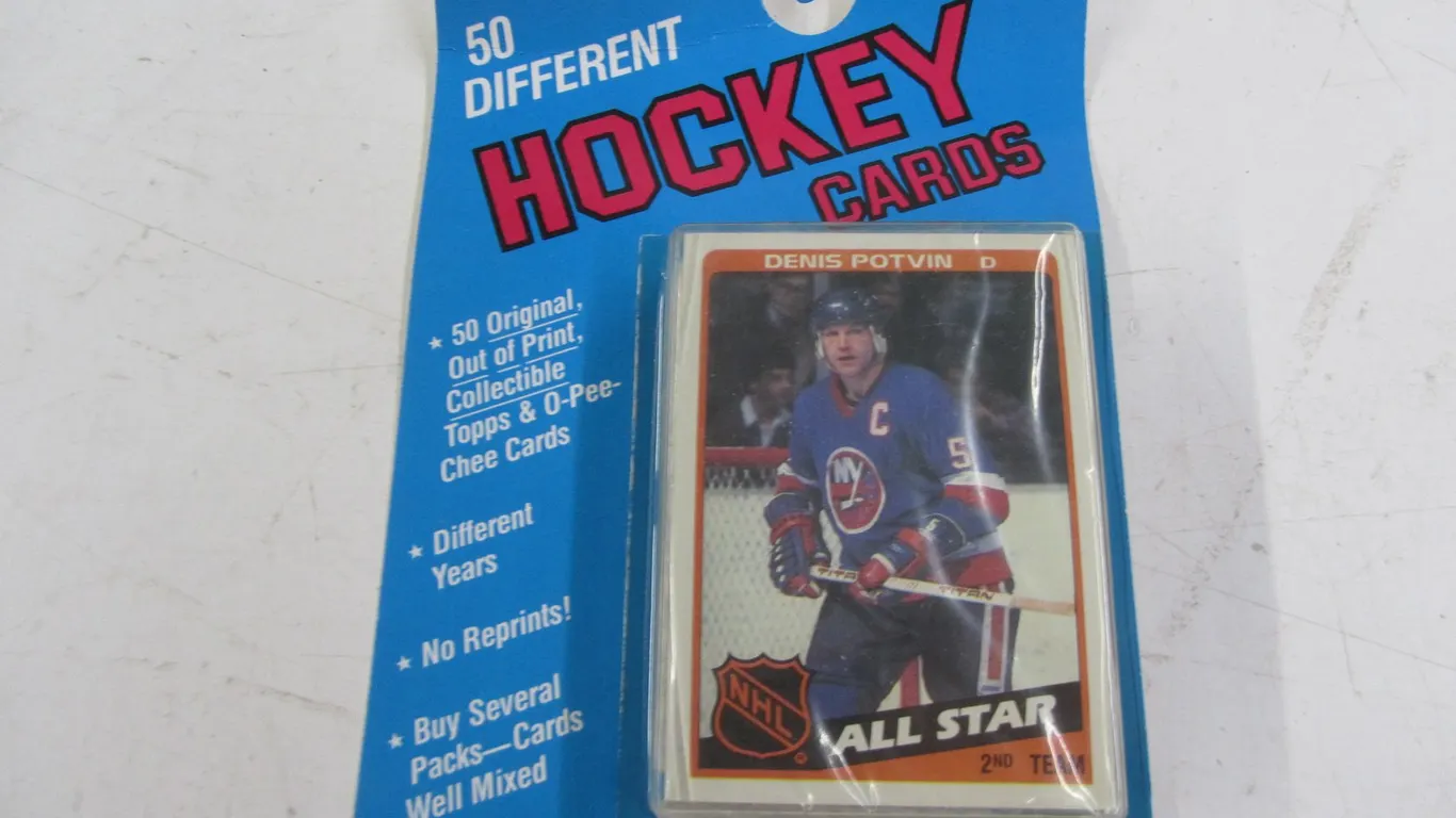 Pack Of (50) Hockey Cards