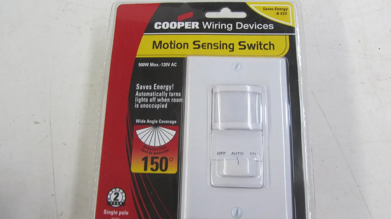 Cooper Motion Sensing Switch