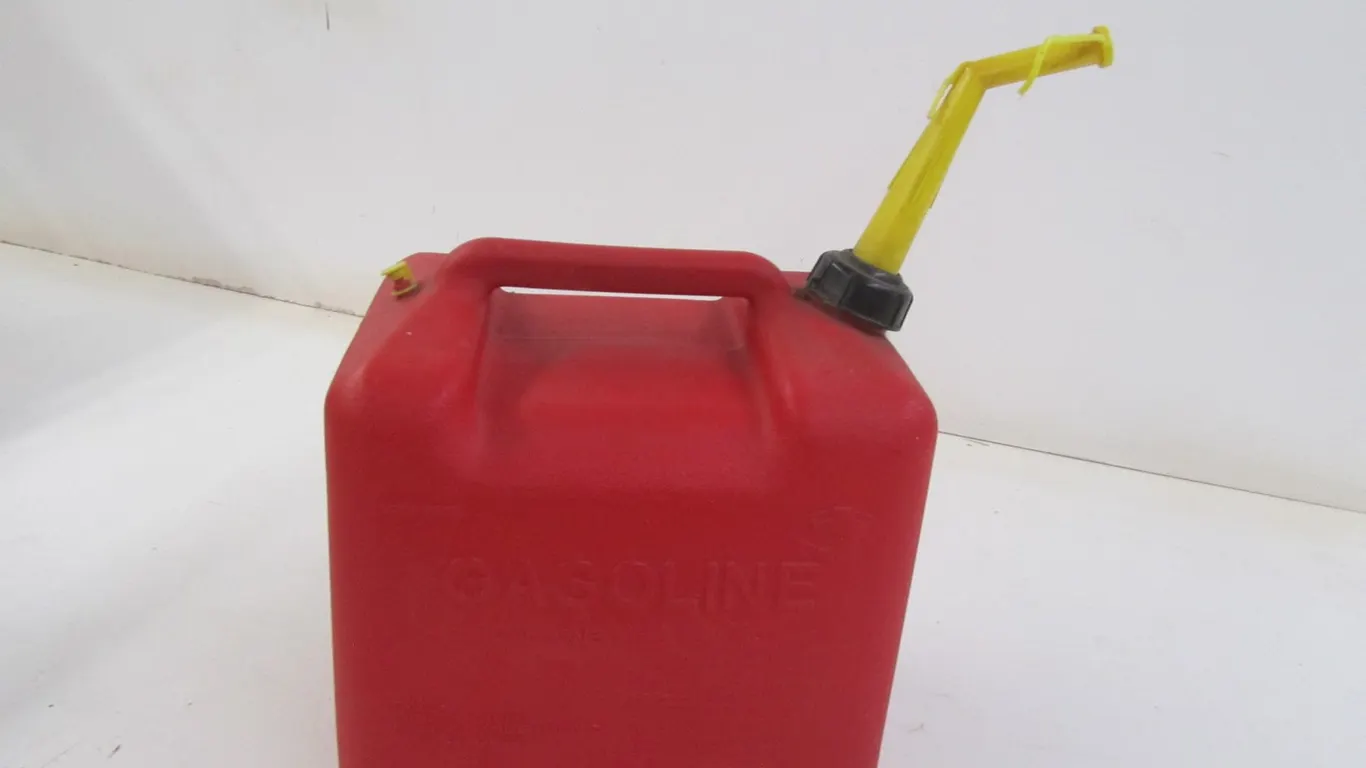 5 Gallon Gas Can w/Spout