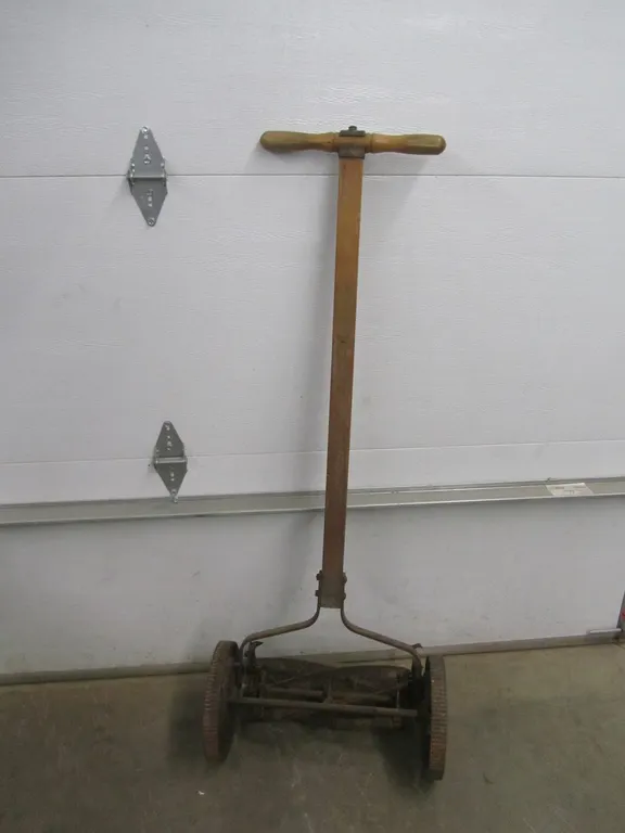 Ward's Lakeside Quality Grass Cutter