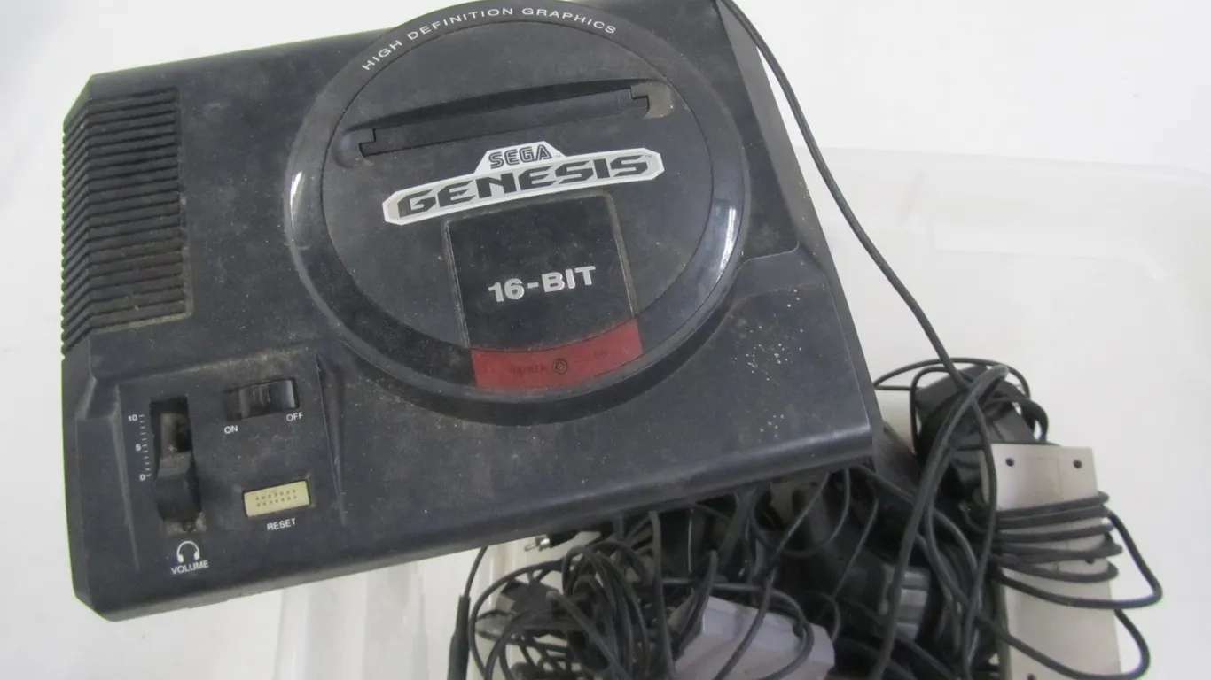 Sega Genesis Model 1601 Game Console