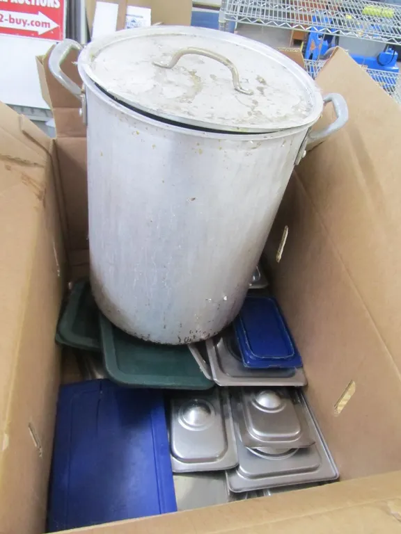 Stock Pot w/Lid And Pan Lids
