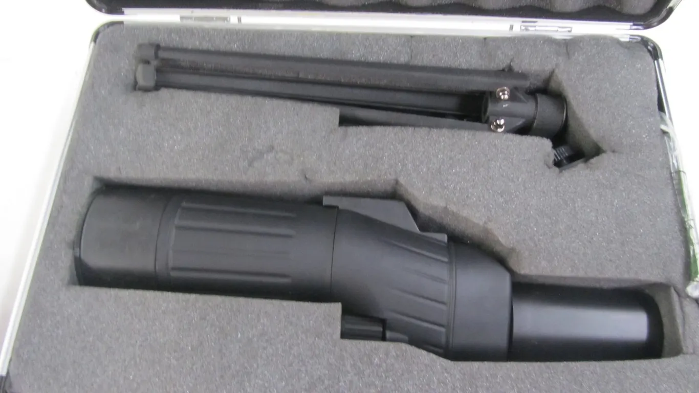 Bushnell 18x - 36x Spotting Scope w/Tripod