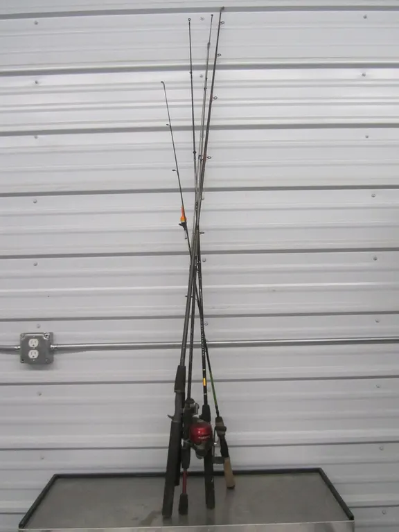 (4) Rod And Reel Combos