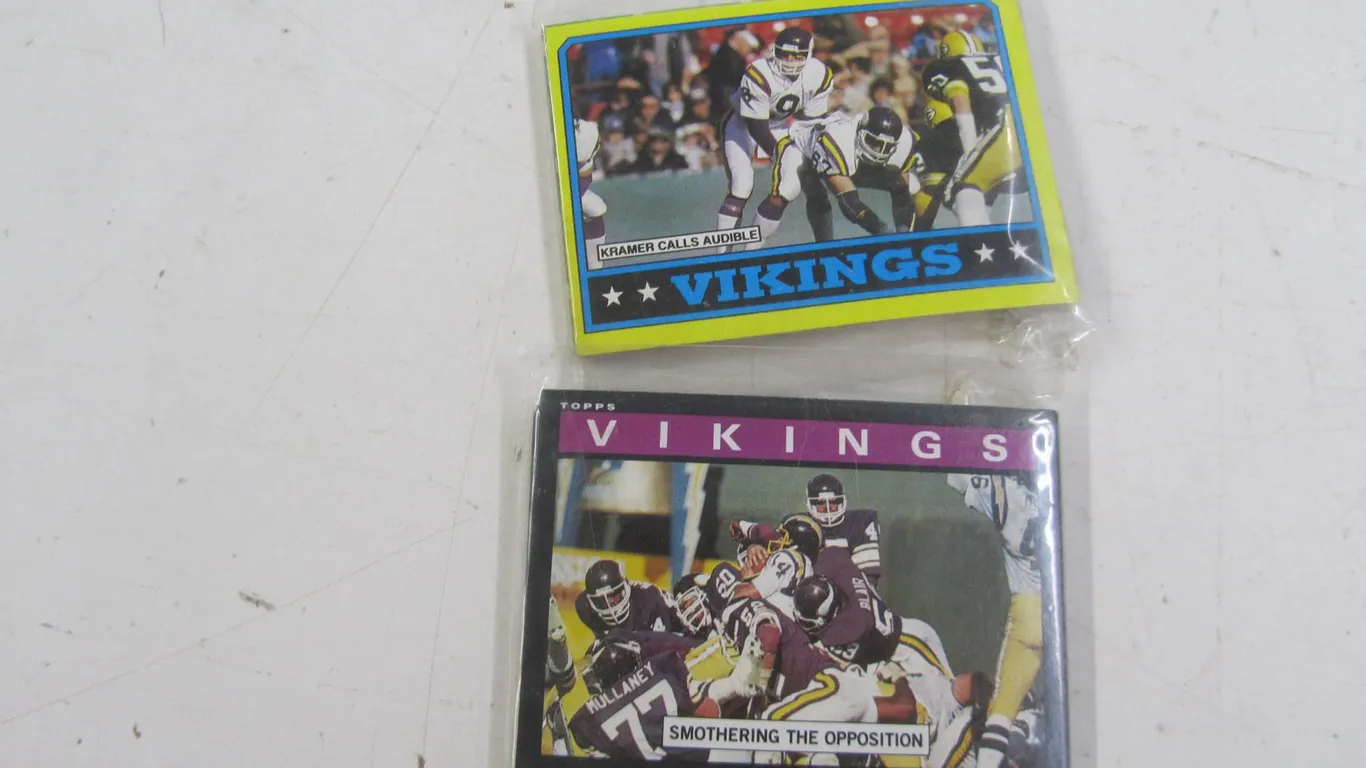(2) MN Vikings Team Player Card Sets