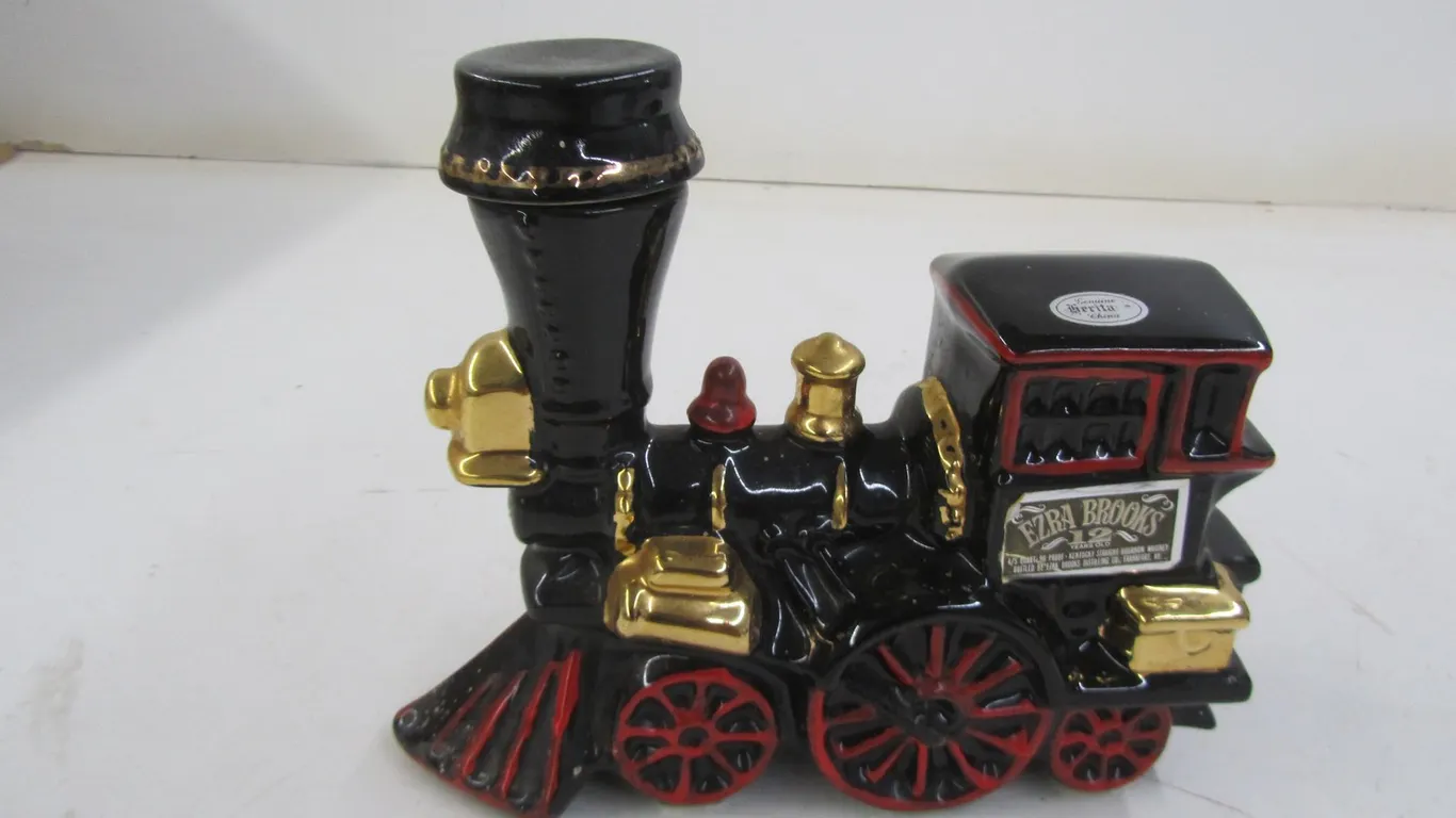 Ezra Brooks 4/5 Qt. Genuine Heritage China Train Whiskey Decanter