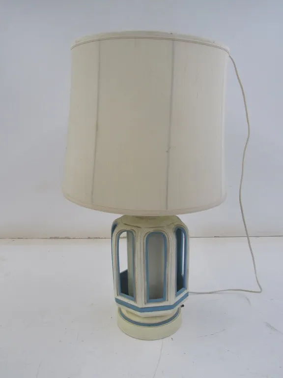 Unique Ceramic Table Lamp w/Shade