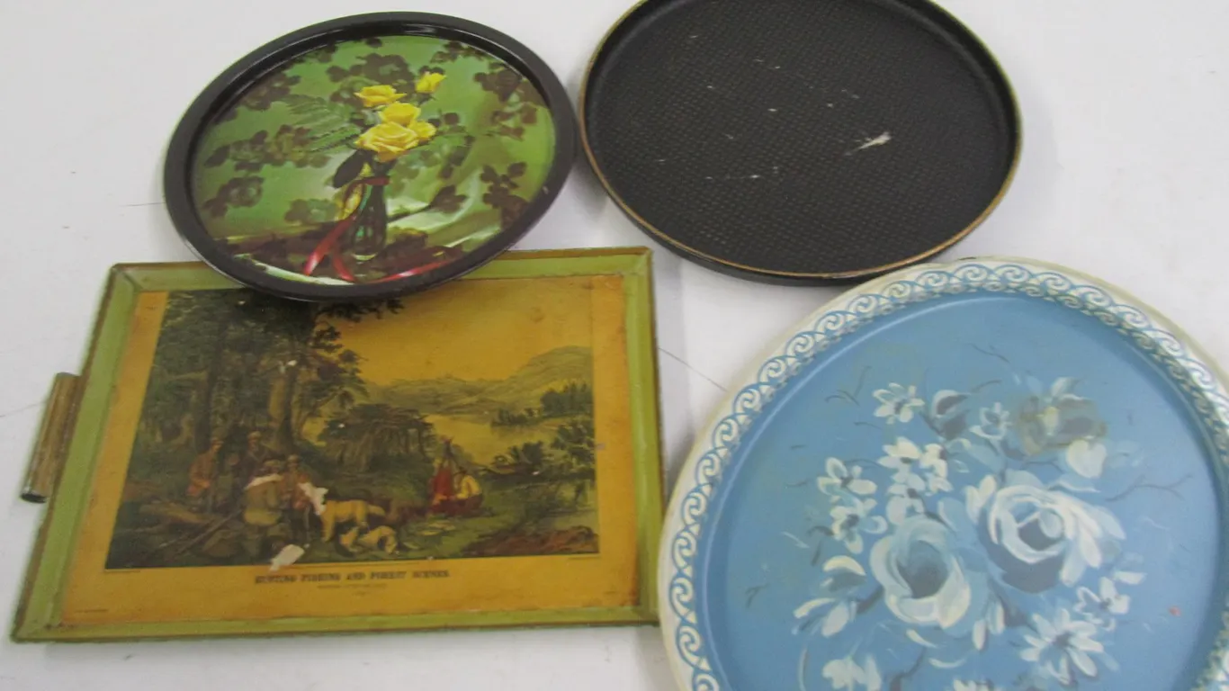 (4) Serving Trays