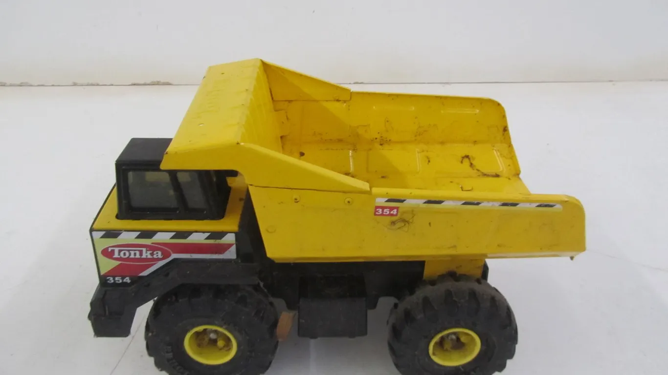 Tonka #354 Dump Truck