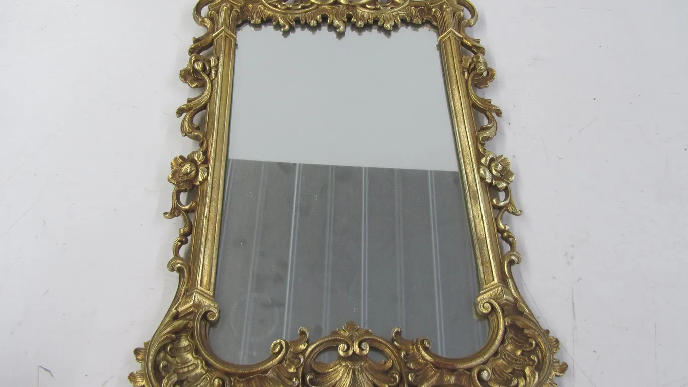 Wall Mirror w/Unique Frame