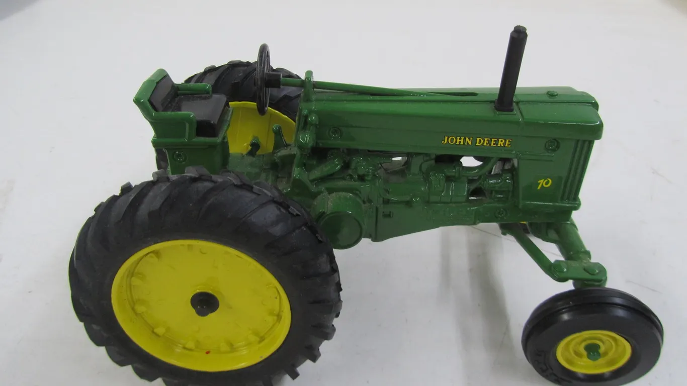 1991 Ertl Special Edition John Deere Tractor Die Cast Replica