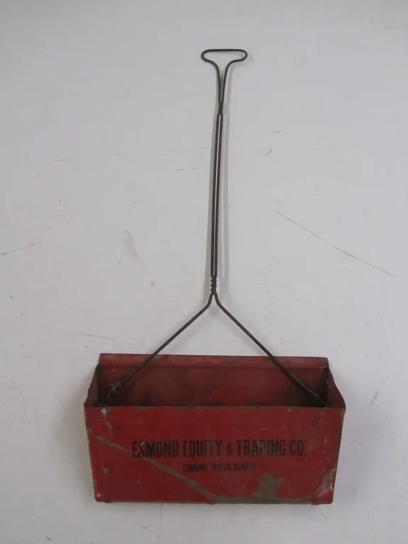 Esmond Equity & Trading Co. Dust Pan