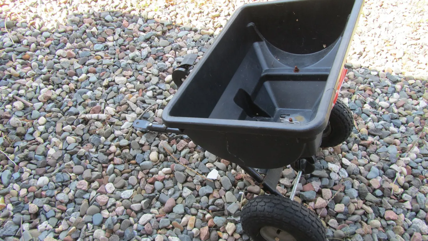 Agri-Fab Lawn Spreader