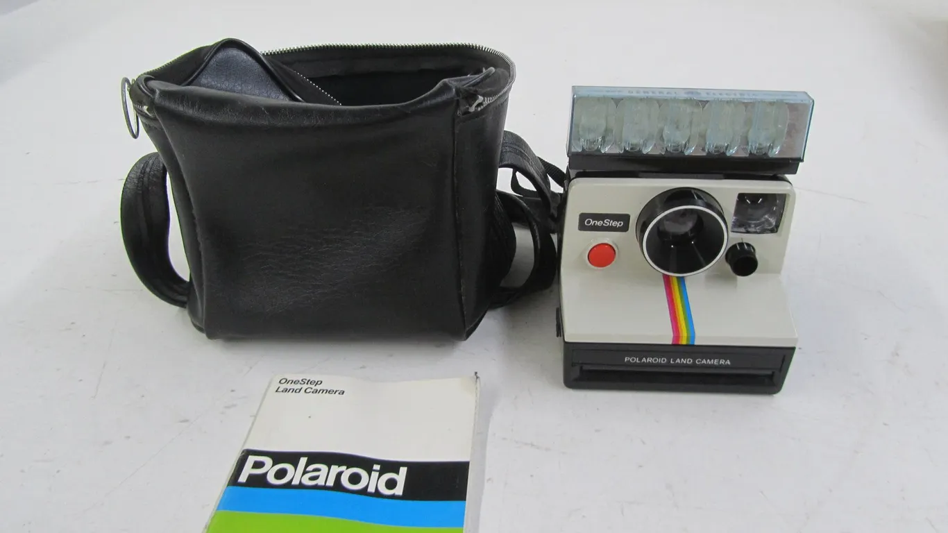 Polaroid One Step Land Camera w/Case