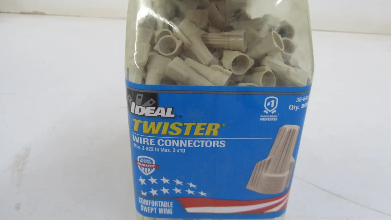 Lot Of Ideal Twister Wire Connectors