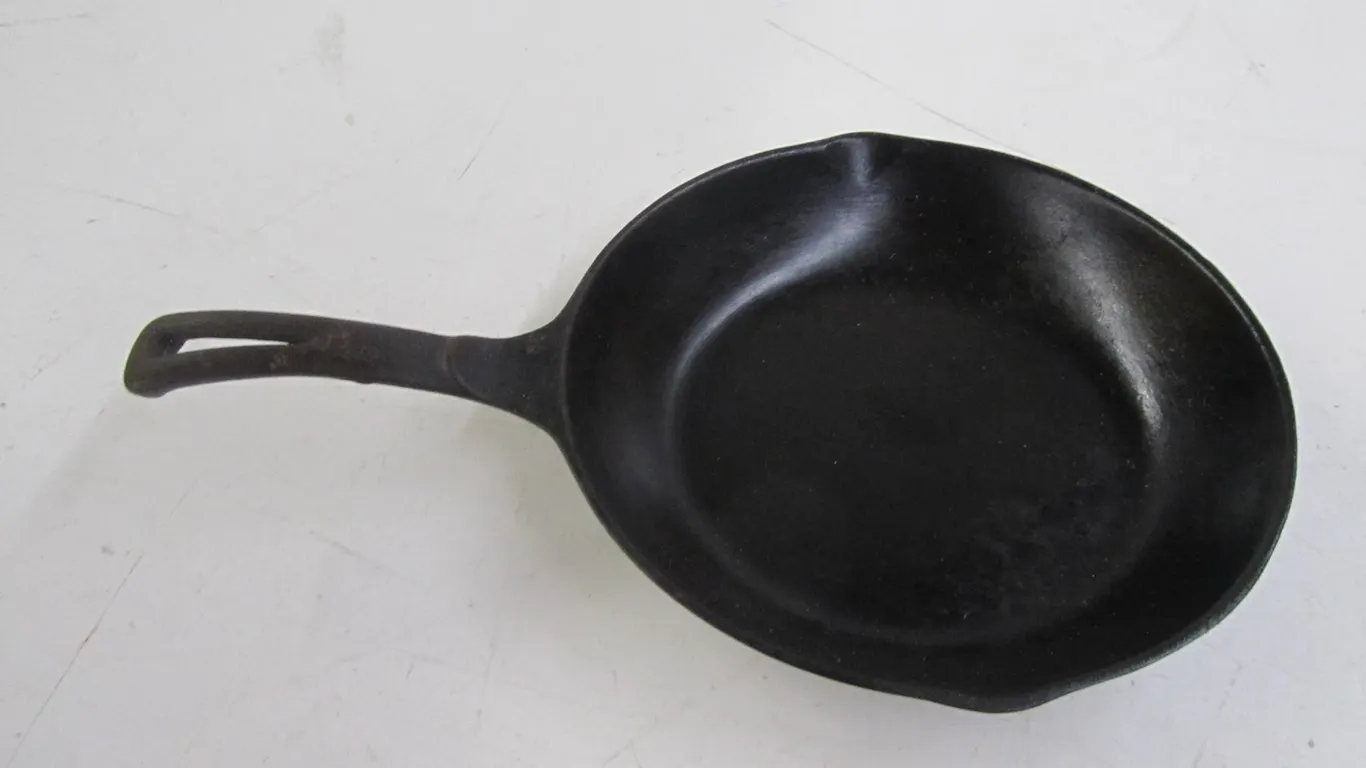Cast Iron 9" Chef Skillet