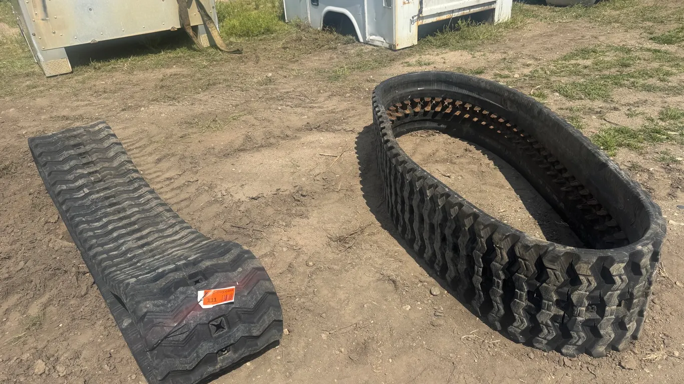 Set of Used Bobcat Tracks