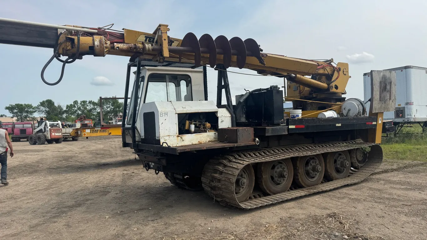 Nodwell Tracked Carrier