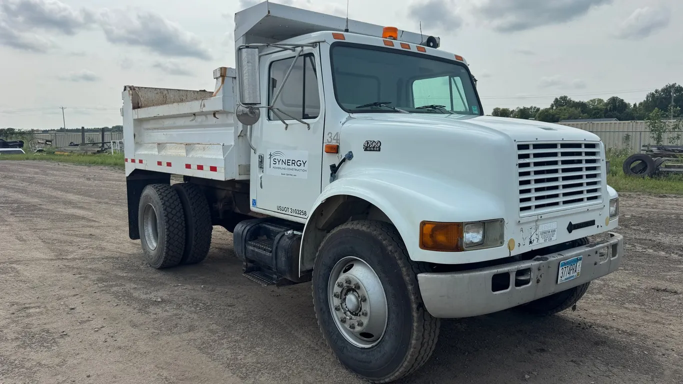 1995 International Harvester 4700 444E Dump Truck