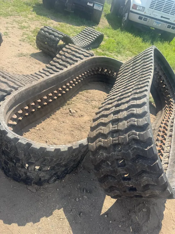 (2) Sets of Used Tracks from T870 or T770