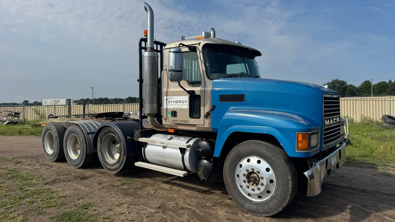 2004 Mack CH613 Semi