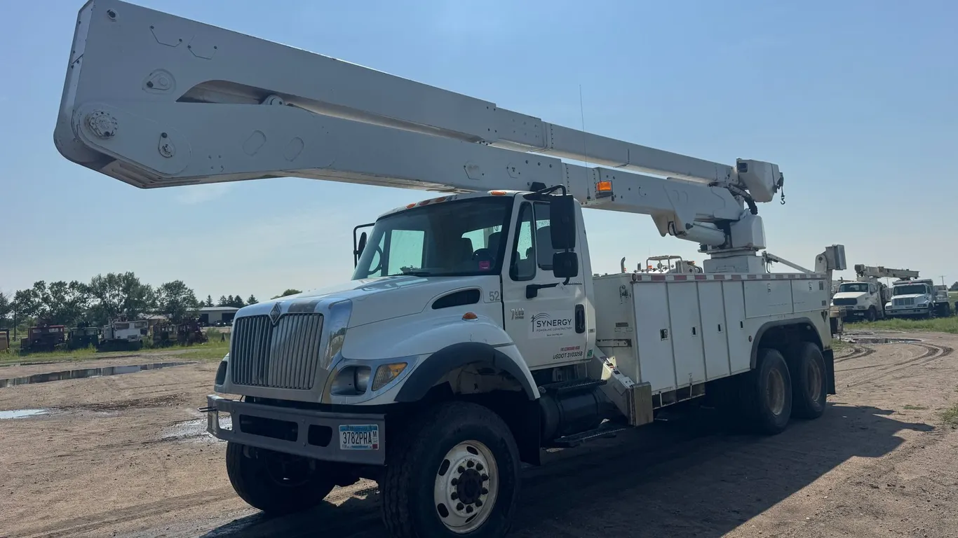 2004 International 7400 6X6