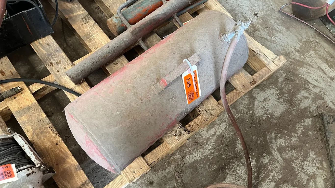 Air Tank with Hose