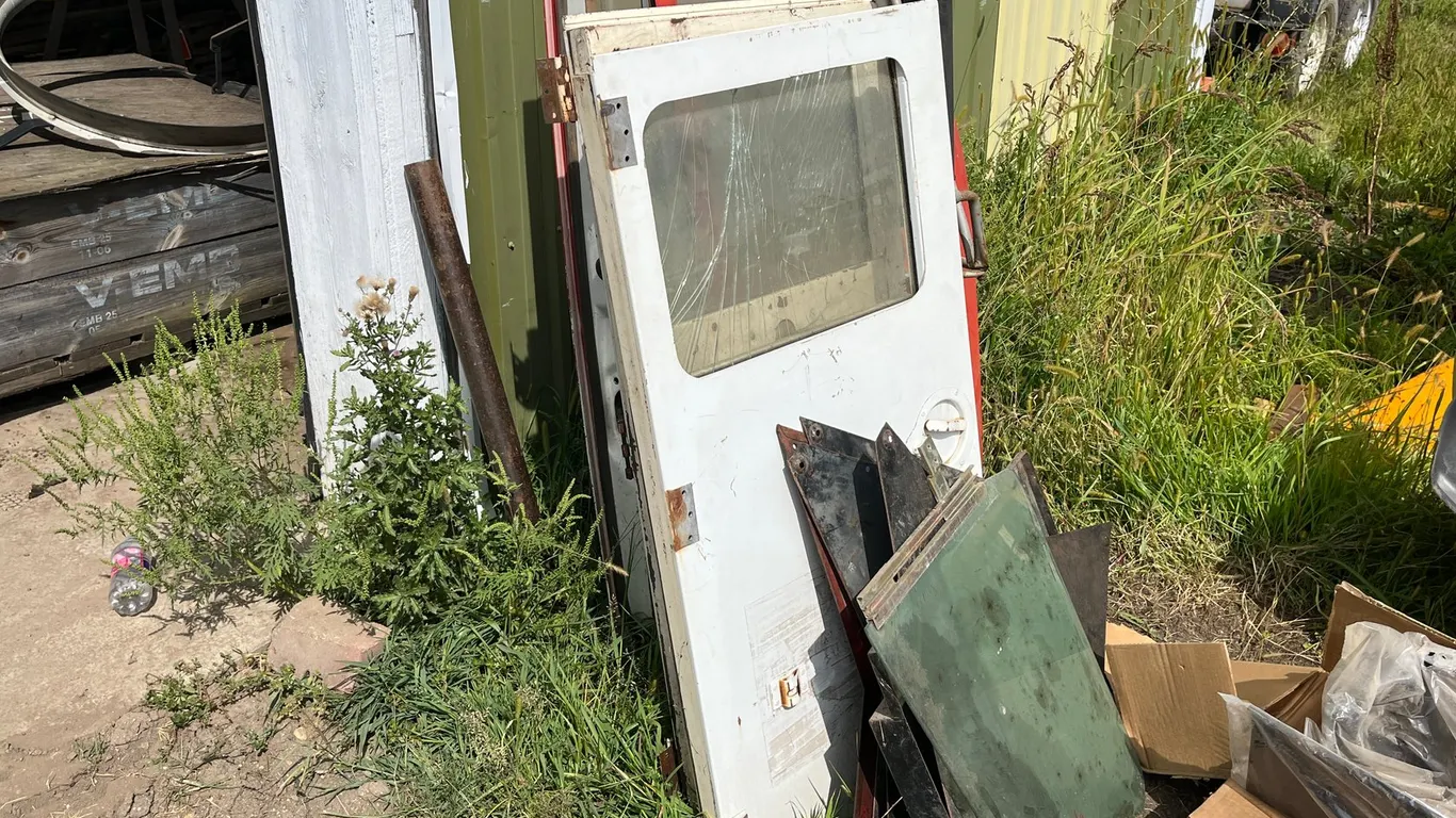 (4) Bombardier Doors
