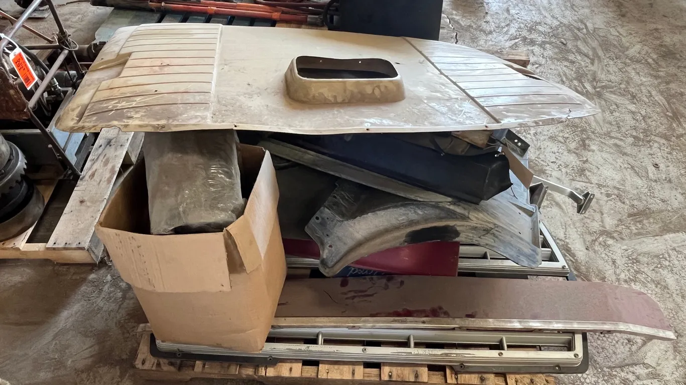 Pallet of Vehicle Body Panels, Grills, Mirrors, and Fenders