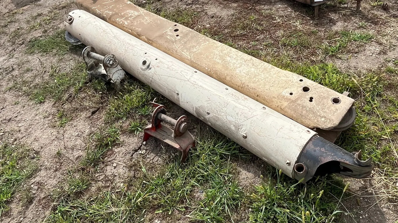 (2) Jib Booms with Pulleys