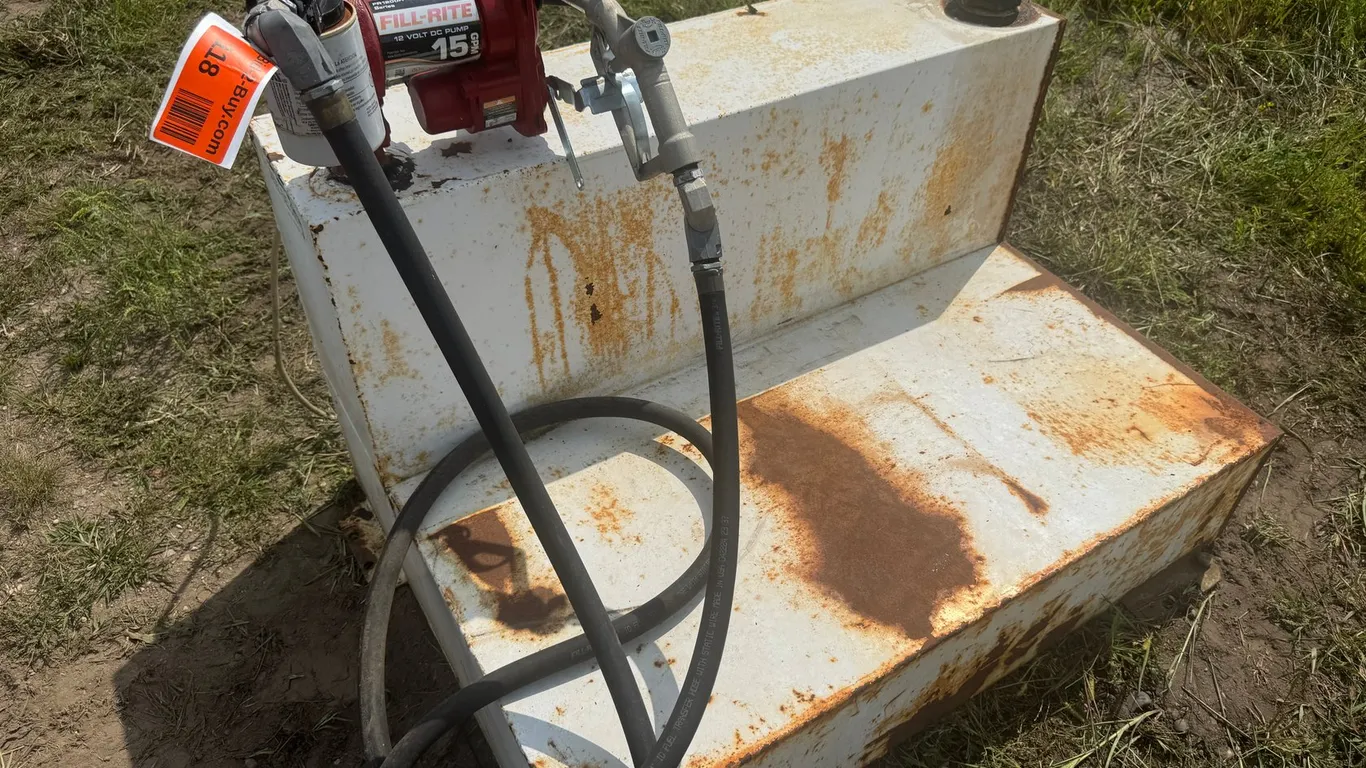 L-Shaped Fuel Tank with Fillrite Pump