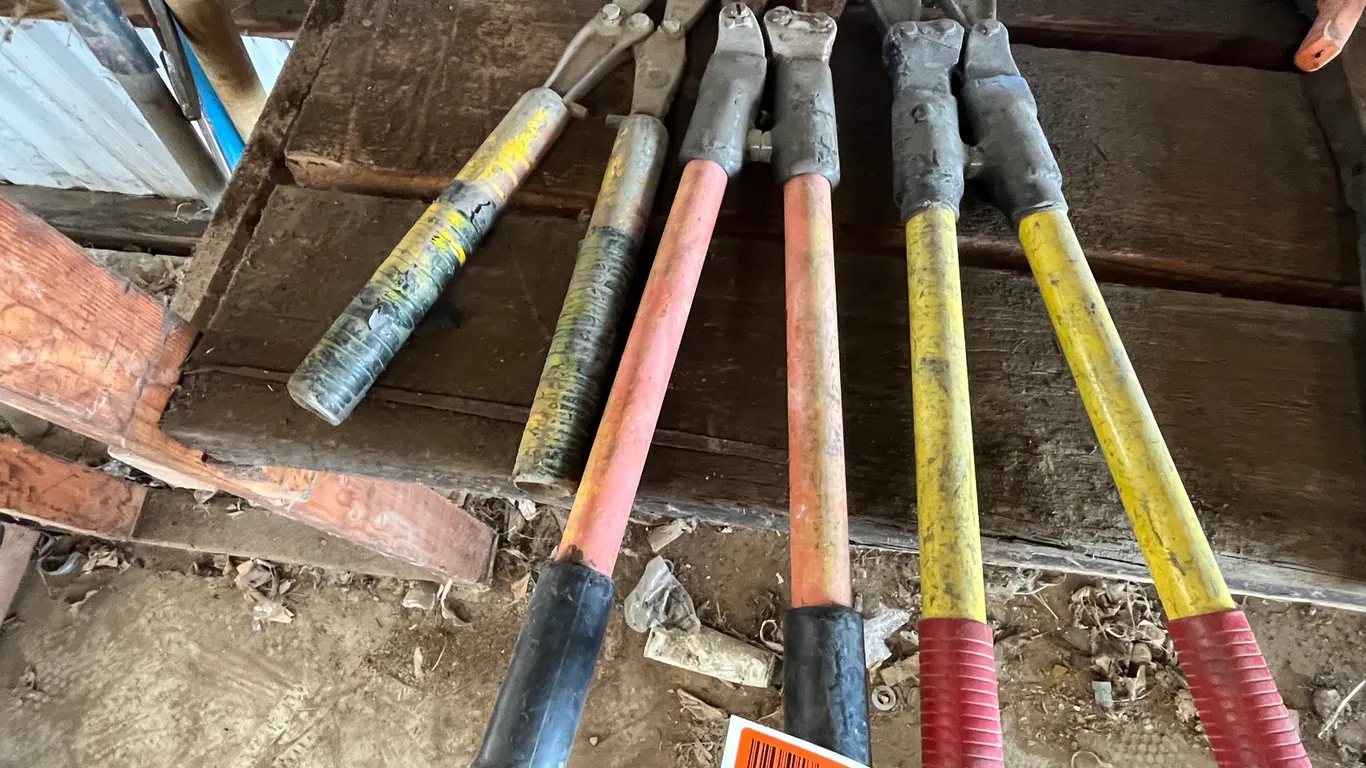 (3) Cable Crimps