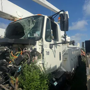 2006 International 7400 DT466 6X6 - Parts Truck
