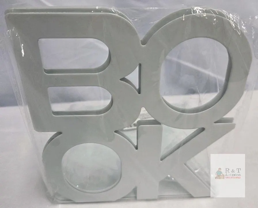 Winterworm "BOOK" Nonskid Metal Bookends, White, 4.5" x 5.3" x 5.9"