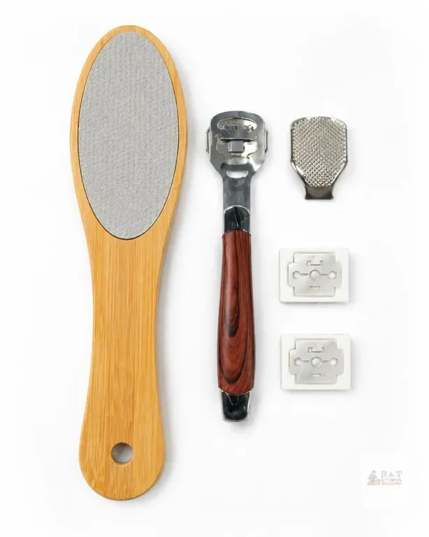 NEW Pedicure Foot Care Set Foot File, Callus Shaver & Replacement Blades