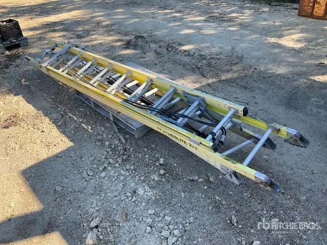 Quantity of (2) Fibreglass Extension Ladders