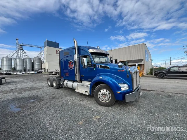 2020 Kenworth T880 6x4 Heavy Haul T/A Sleeper Truck Tractor