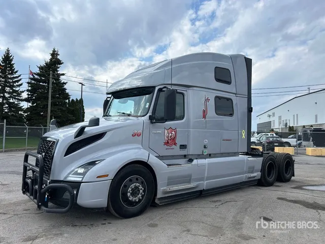 2023 Volvo VNL860 6x4 T/A Sleeper Truck Tractor