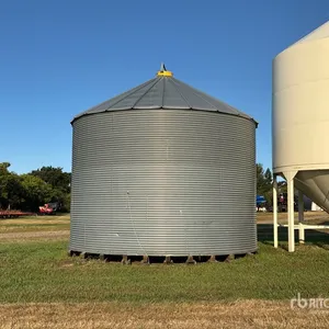 Westeel-Rosco +/- 3500 bu 5 Ring Grain Bin