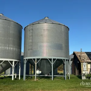 Westeel-Rosco +/- 4000 bu 5 Ring Hopper Grain Bin