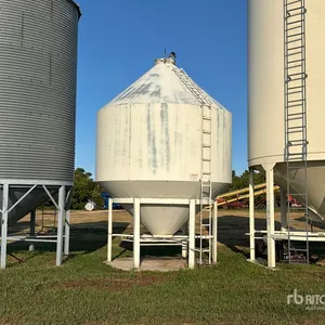 Wheatland +/- 900 bu Smooth Wall Hopper Grain Bin