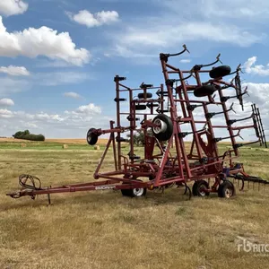 1997 Morris Concept 2000 36 ft Cultivator