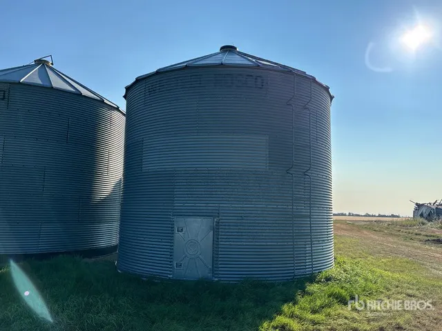Westeel-Rosco +/- 4500 bu 6 Ring Grain Bin