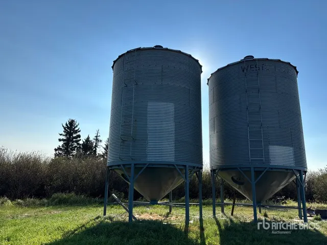 Westeel-Rosco +/- 2200 bu 6 Ring Hopper Grain Bin