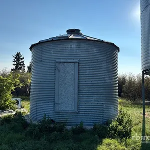 Butler +/- 1400 bu 4 Ring Grain Bin